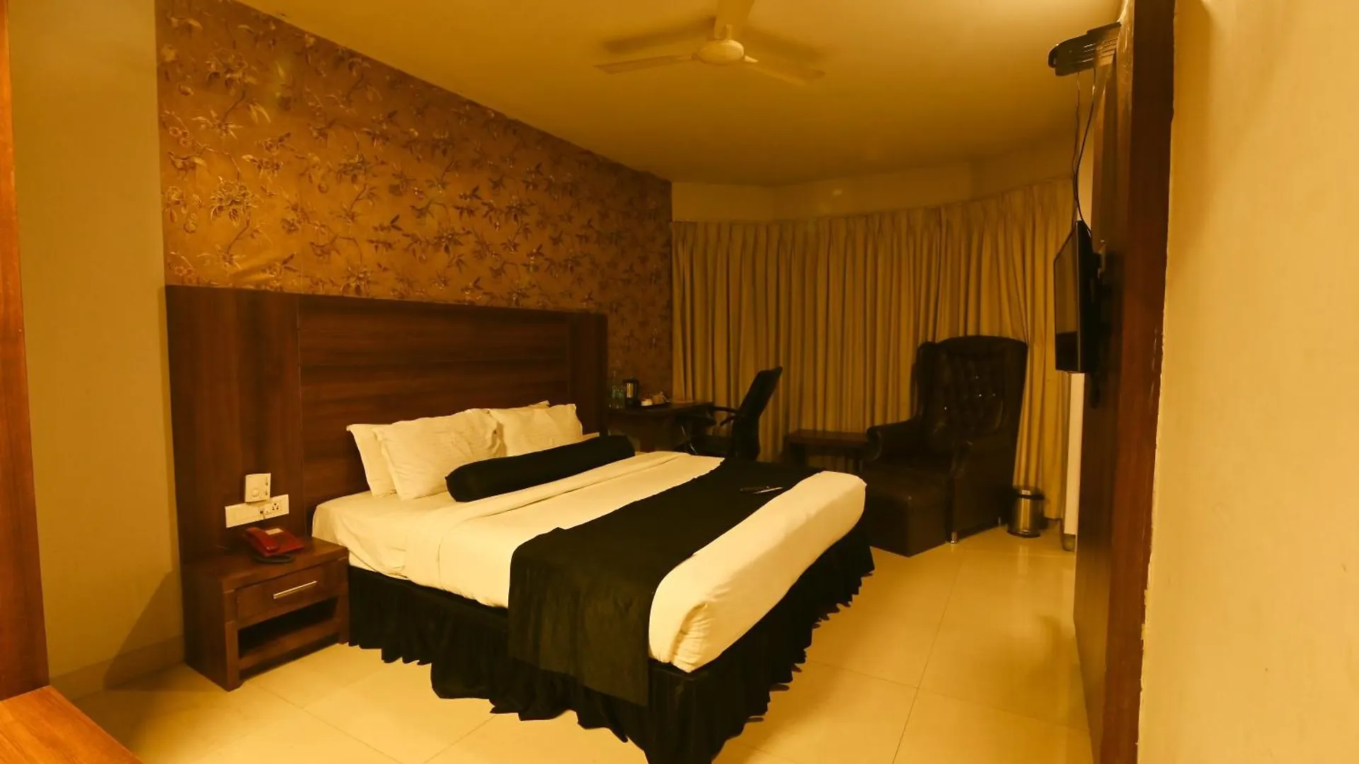 The Dawn Hotel Mysore 3*,  India